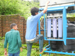 While Ravi and Arvind get on with cleaning and checking the filters. We need an electrician to repair the UV filter which is not working. Having provided new pipes this filter is otherwise working well.